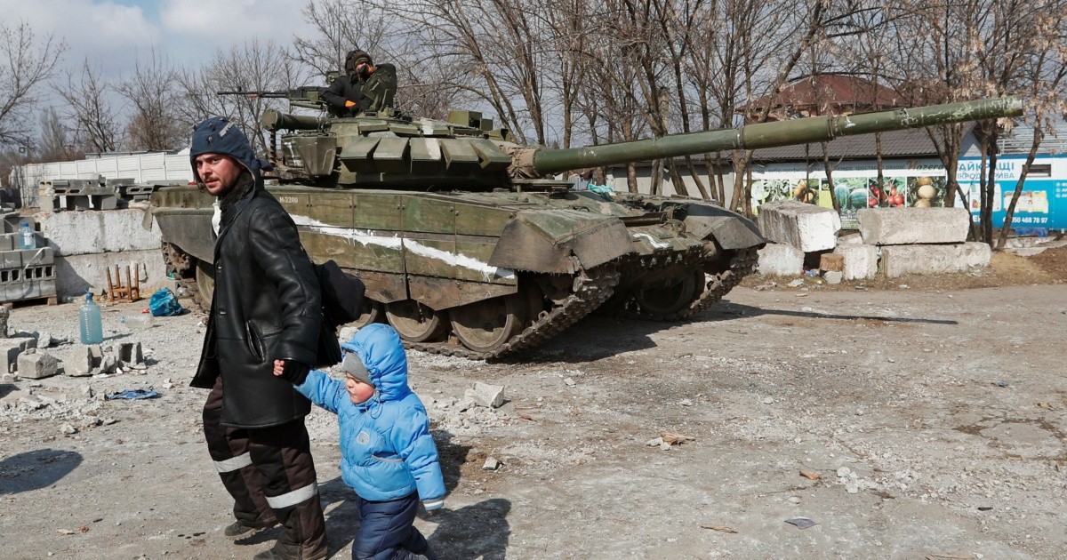 Ukraine refuses to lay down its arms and hand over the city of Mariupol after an ultimatum from Russia