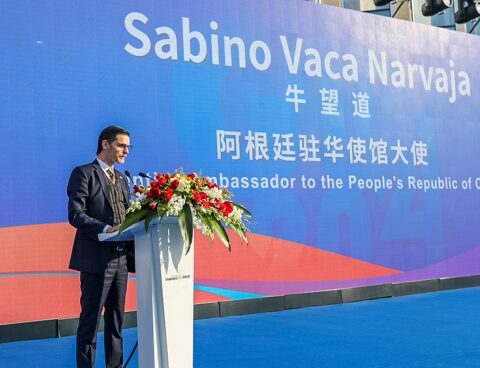 Vaca Narvaja and a Chinese media group agreed to cooperate in the publishing sector