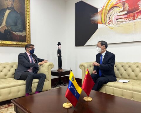 Venezuela and China review bilateral agenda to deepen alliance