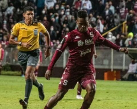 Víctor Medina: "Saprissa es espectacular y ver jugar a Panamá es una belleza"