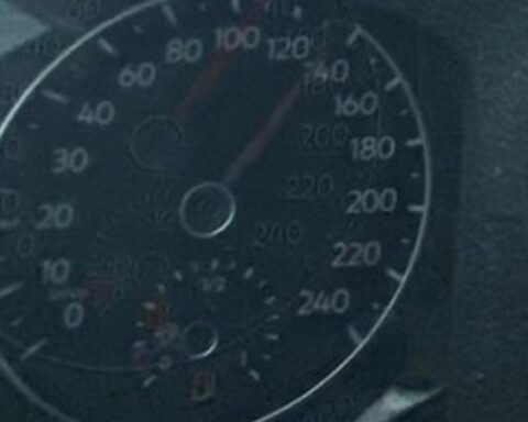 Was Sebastián Da Silva driving at excessive speed?  The controversial photo shared by the senator himself