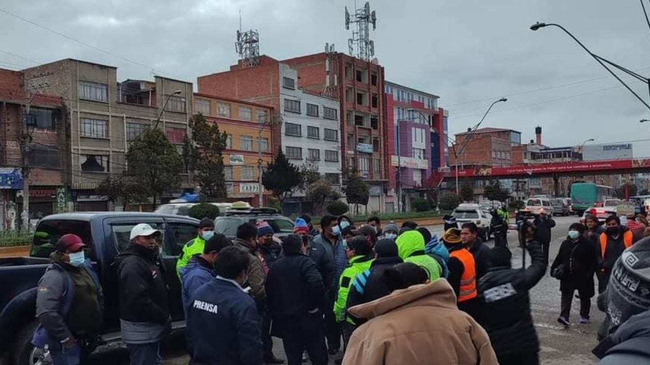 With few passengers and companies, the transfer of the new El Alto terminal begins