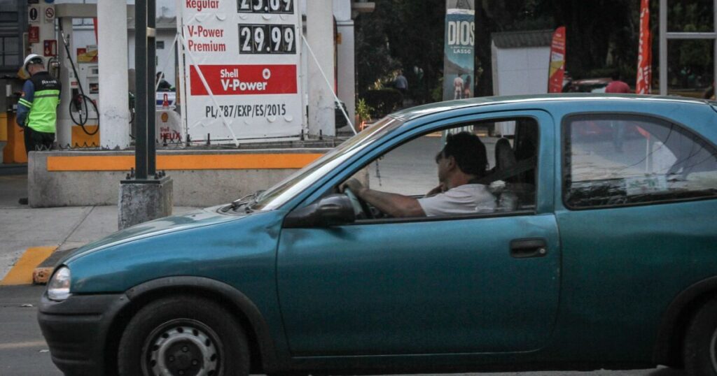 Without respecting borders: Mexicans and Americans suffer from a rise in gasoline