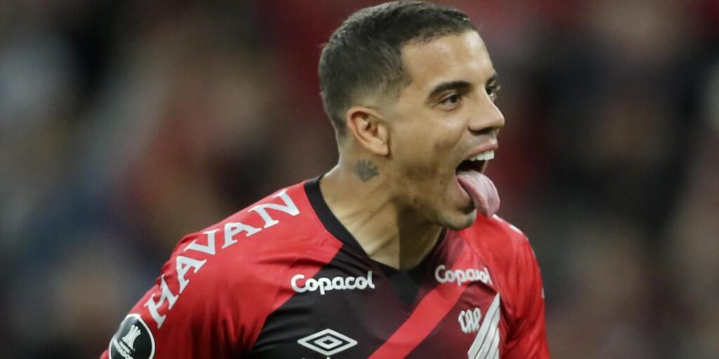 1-0: Paranaense's victory makes them co-leader