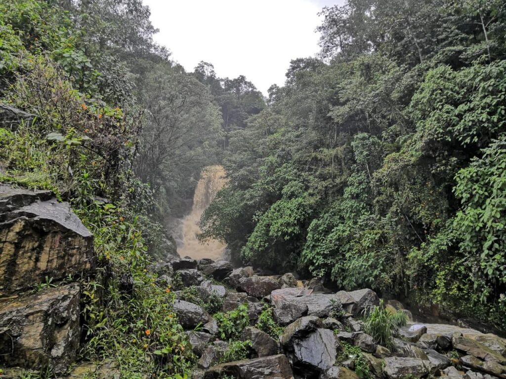 16 people were trapped, after flooding of the Santa Elena creek in Medellín