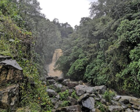 16 people were trapped, after flooding of the Santa Elena creek in Medellín