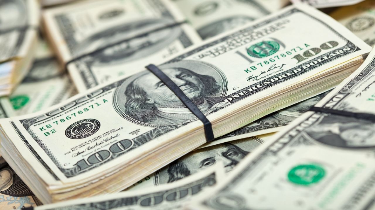 Dollar today: how much is the foreign currency trading for this Saturday, April 16