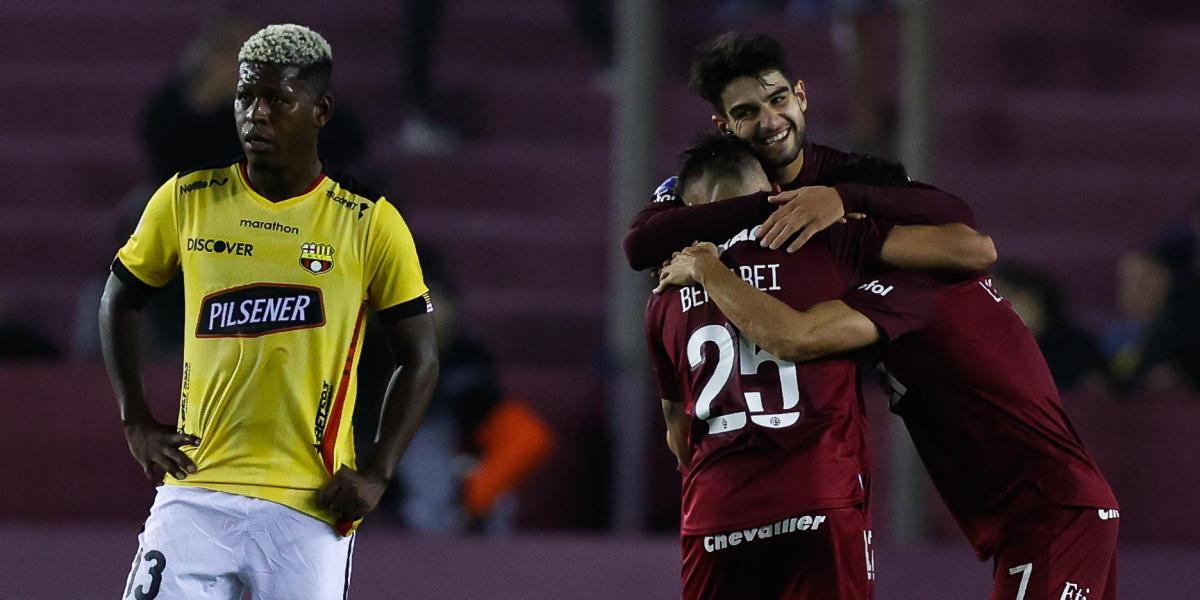 3-1: Lanús snatches the leadership from Barcelona