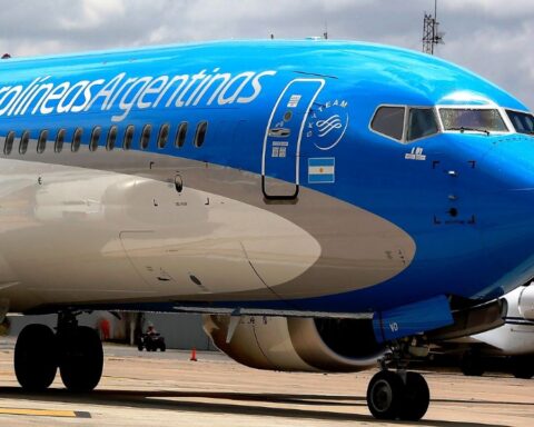 Aerolineas Argentina reports 300 thousand reservations in tickets for Easter