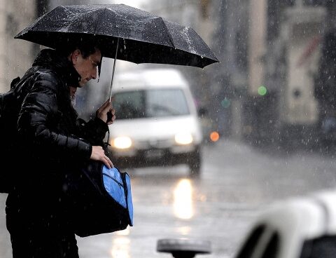 After the intense storm, the rain will continue in AMBA and there are alerts in nine provinces