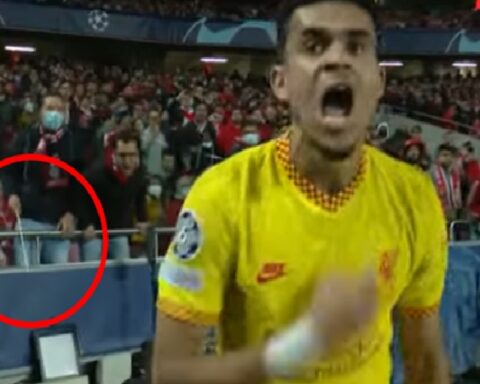 Applause rains down on 'Lucho' Díaz but also 'stick blows', a Benfica fan threw a stick at him during the goal celebration