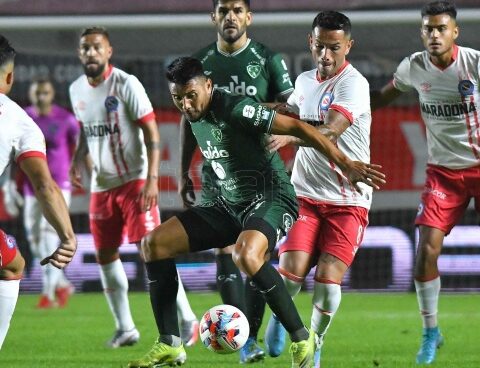 Argentinians and Sarmiento tied in a pale encounter