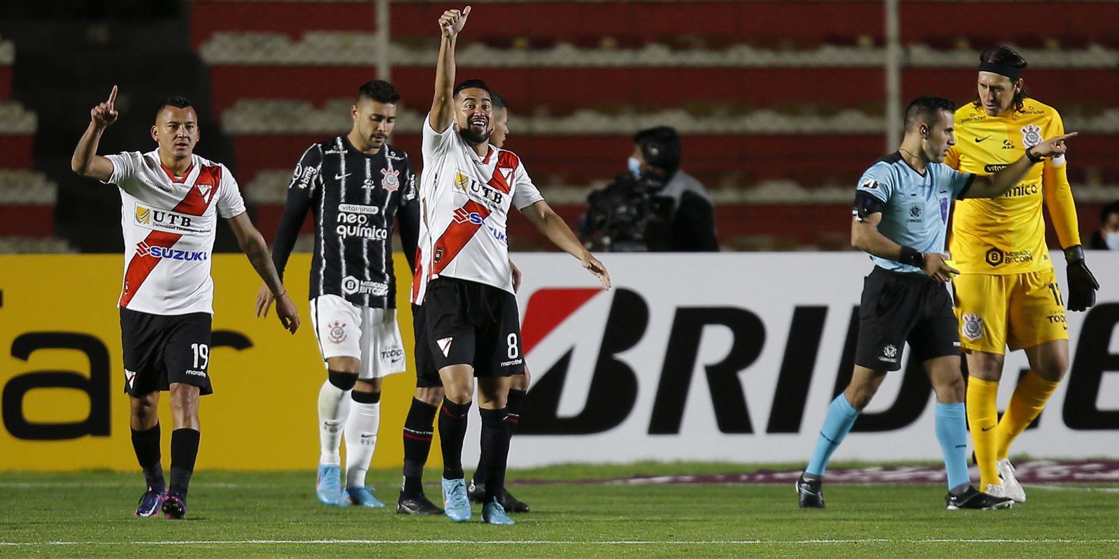 At the altitude of La Paz, Corinthians loses in the Libertadores debut