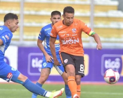 Bolívar returns to the top of group B with a 6-0 win over Royal Pari