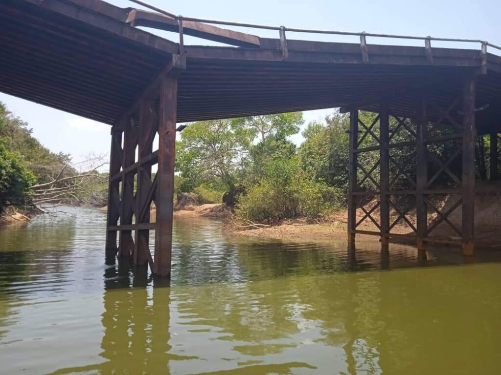 Caicara Bridge collapsed in the municipality of Páez