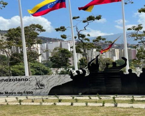 Caracas opens April 13 square in Fort Tiuna