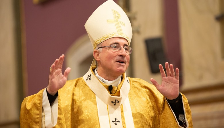 Cardinal Sturla called on the faithful to build peace at Easter Sunday mass