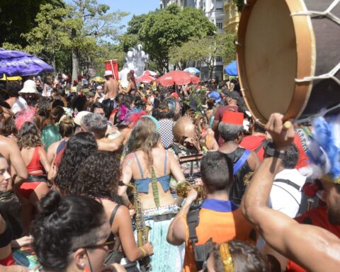 Carnival out of season in Rio also has street blocks
