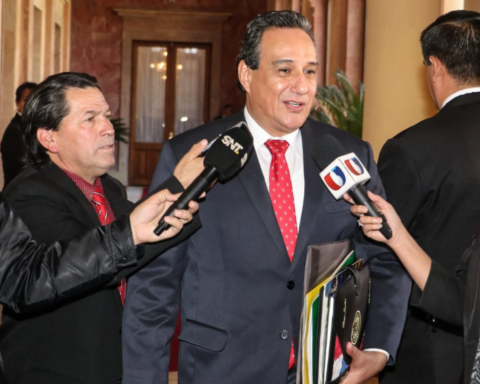 Central councilors delay government intervention