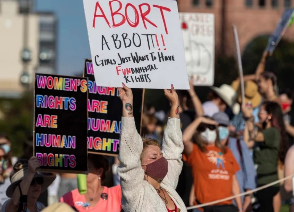 Retirarán los cargos contra mujer acusada de asesinato por abortar en Texas