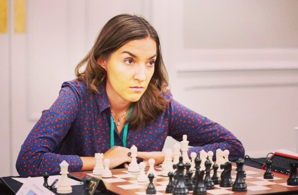 La rumana Irina Bulmaga se coronó en el grupo Premier de la 55 edición del torneo internacional Capablanca in Memóriam de ajedrez. Foto: Tomada de Twitter @IrinaBulmaga