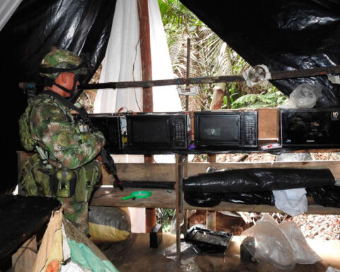 Colombian Army dismantles ELN drug laboratory in Santander