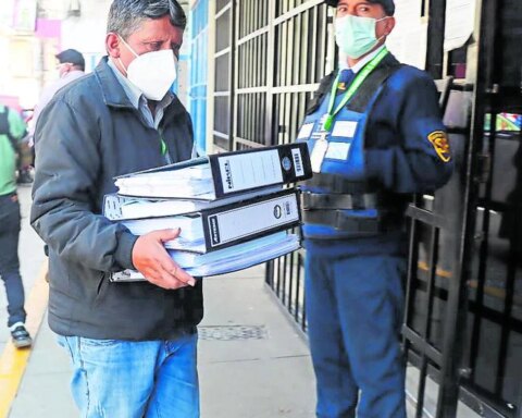 Comptroller General forces Huancayo Benevolent Society to deliver cemetery work papers