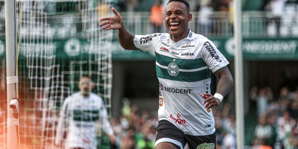 Coritiba takes off in the 2nd half, beats Maringá and conquers Paranaense