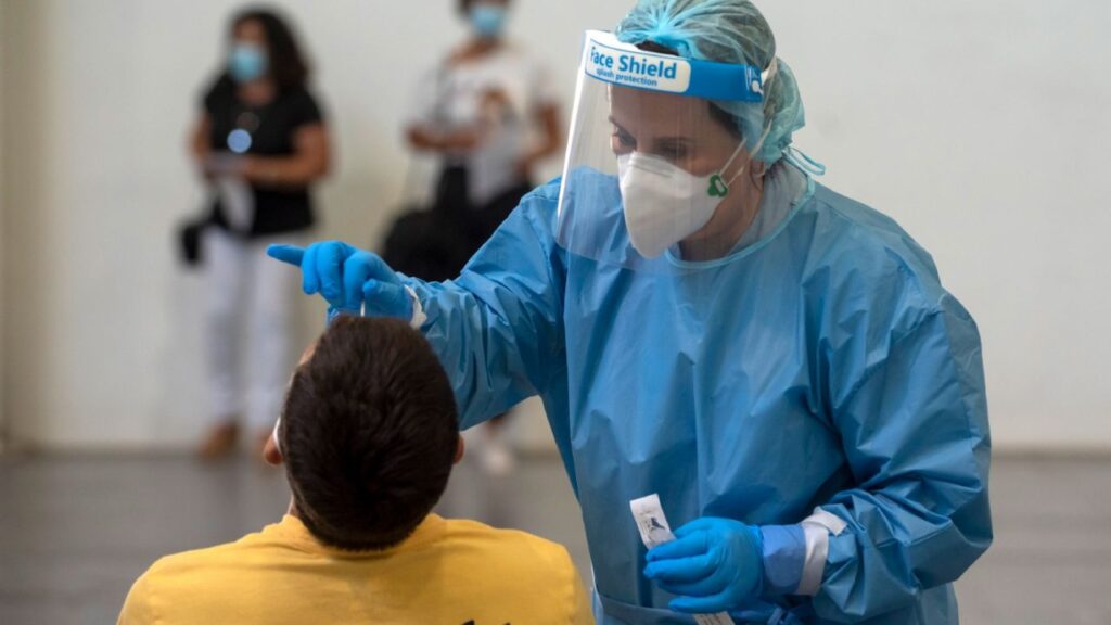 Coronavirus infections in Argentina fell again: less than 1,000 cases were reported