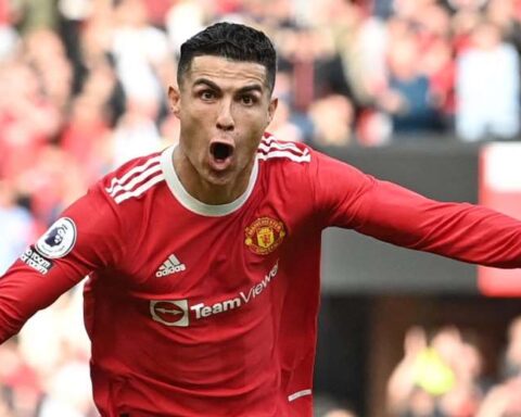 Cristiano Ronaldo brings Manchester United closer to the Champions zone