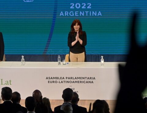 Cristina Kirchner described "illegal" the IMF loan to Macri and criticized the Justice