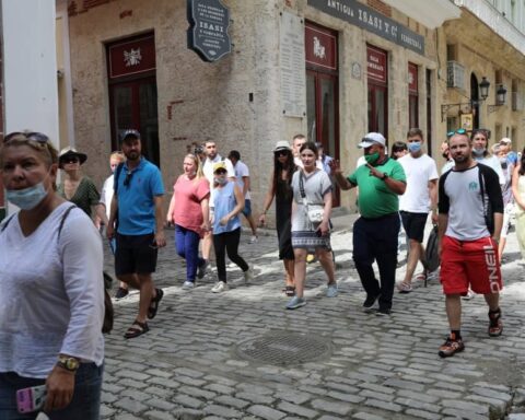 turistas, turismo, Cuba, Italia, feria