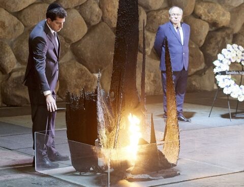 De Pedro reached agreements for information on the Holocaust