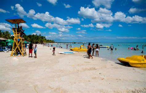 Alcalde Boca Chica pide Ministerio de Turismo incluya su playa en proyectos