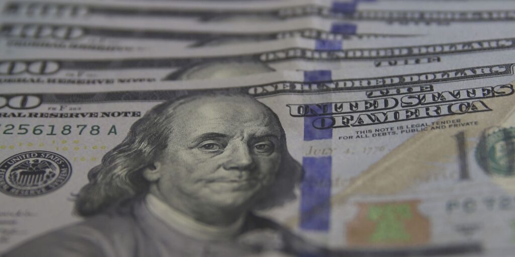 Dollar surpasses BRL 4.70 after Fed minutes release