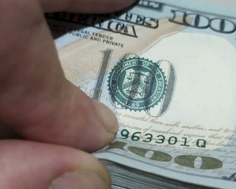 Dollar today: how much is the foreign currency trading for this Saturday, April 2