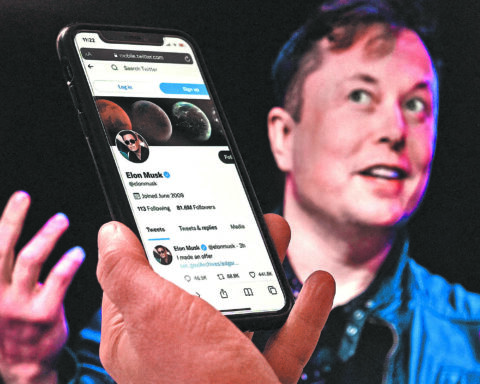 EU warns Musk-owned Twitter that it will have to adapt to European rules