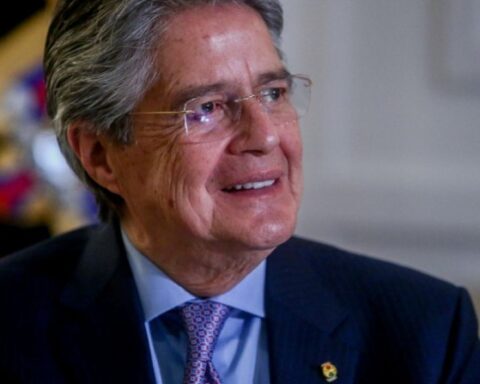 Ecuadorian President arrives in Uruguay and will propose creating a free trade zone in Latin America