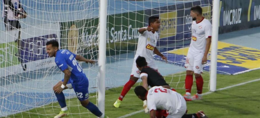 FC Universitario-Bolívar (0-3): Granell increases