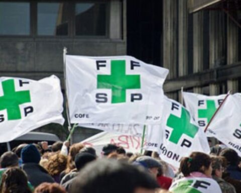 Federation of Public Health Officials denounced that ASSE terminated 1,600 Covid plan contracts