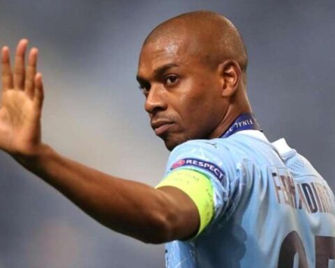 Fernandinho announces his departure from City at the end of the season and takes Guardiola by surprise