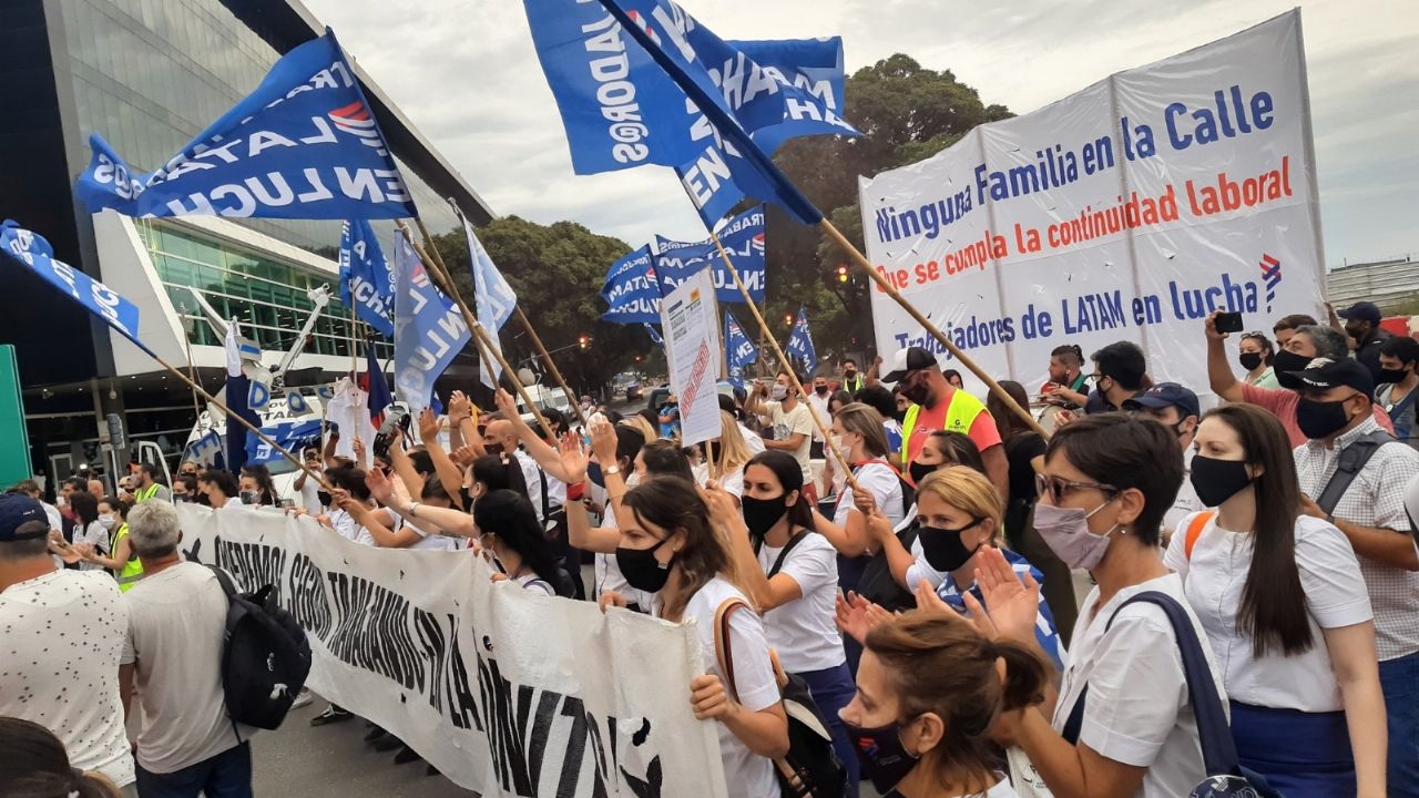 Former LATAM workers protest at the Aeroparque: what are the reasons