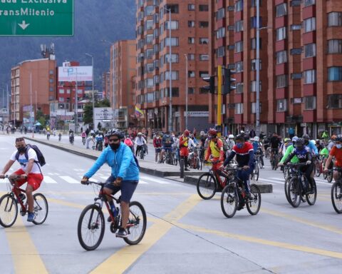 Get your bike ready: this Holy Thursday there will be a cycle path in Bogotá