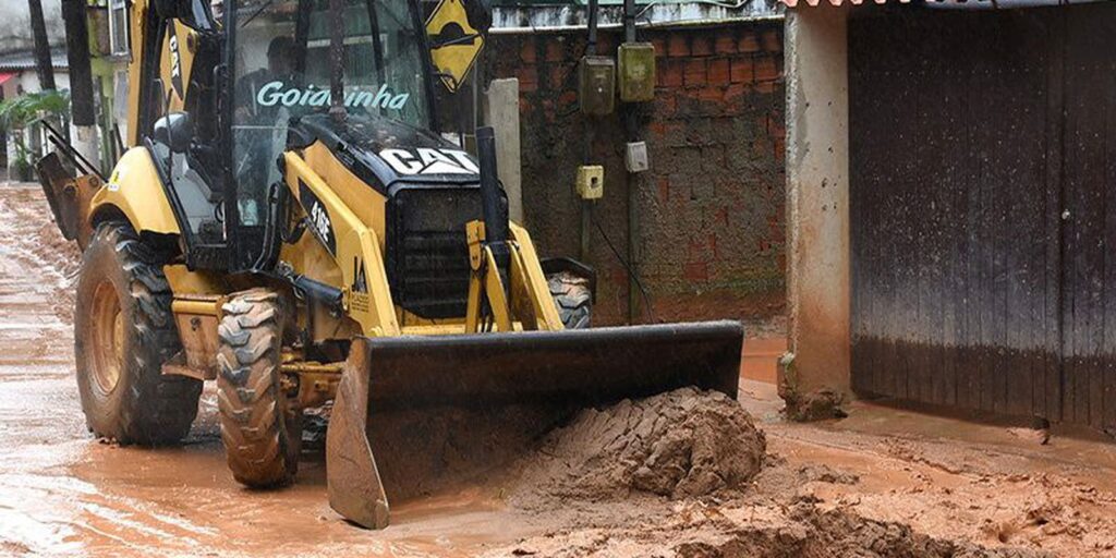 Government hopes to open roads in Rio de Janeiro today