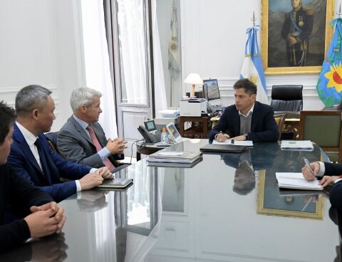 Governor Axel Kicillof met with Chinese businessmen