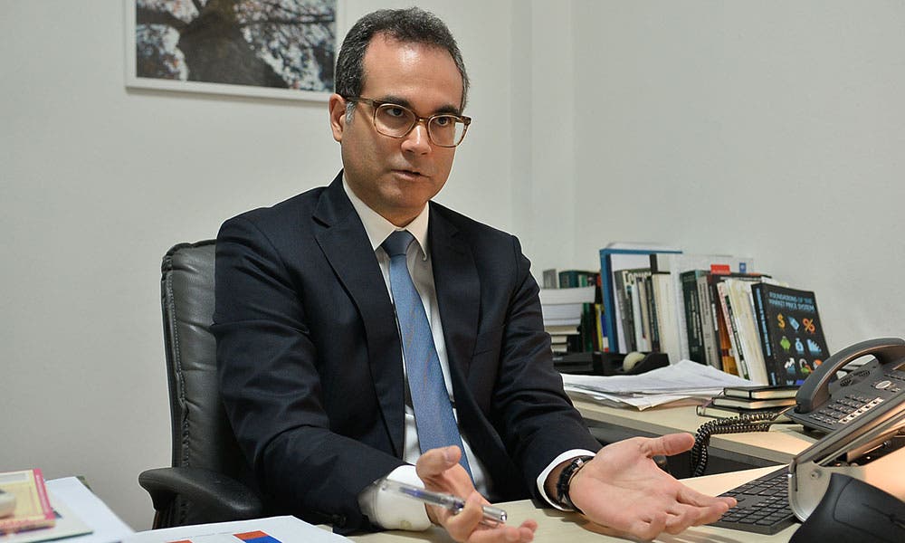 Economista Miguel Collado aboga reformas servicios públicos