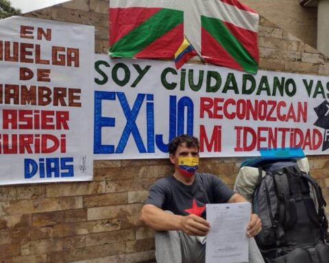 Health of Basque on hunger strike for identity documents deteriorates