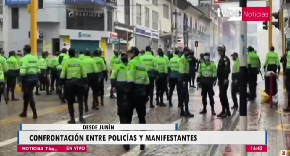 Huancayo: police clear streets with tear gas by rioters who do not abide by a truce