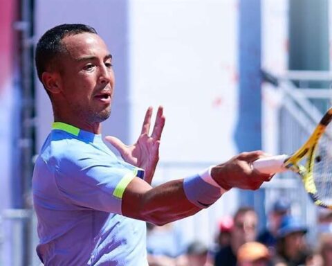 Hugo Dellien defeated Ginard and qualified for the second round of the Barcelona Open