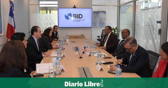 IDB and Energy and Mines talk about energy projects